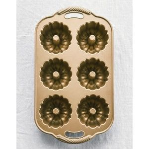Nordic Ware Cast Aluminum Nonstick Anniversary Bundtlette Cake Pan